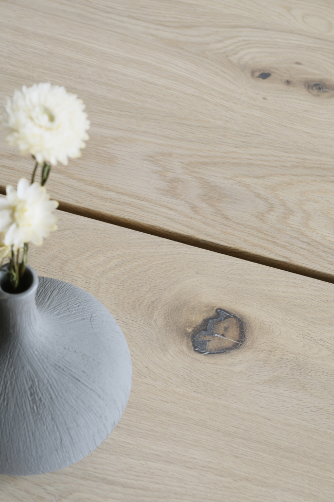 Stolik kawowy 'Melville' 140x65cm - Białe olejowane dębowe/Czarny