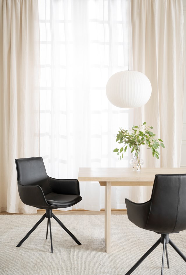 Fotel 'Lowell' Obrotowy - Czarny