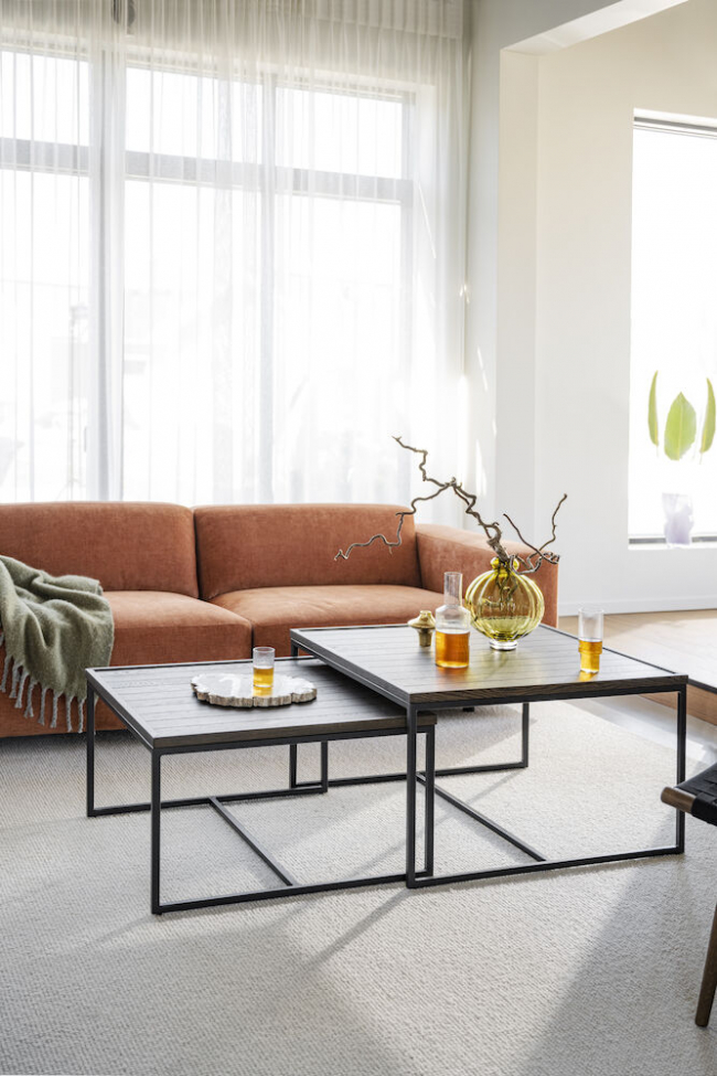 Stolik kawowy 'Deerfield' 70x70cm - Ciemny dąb