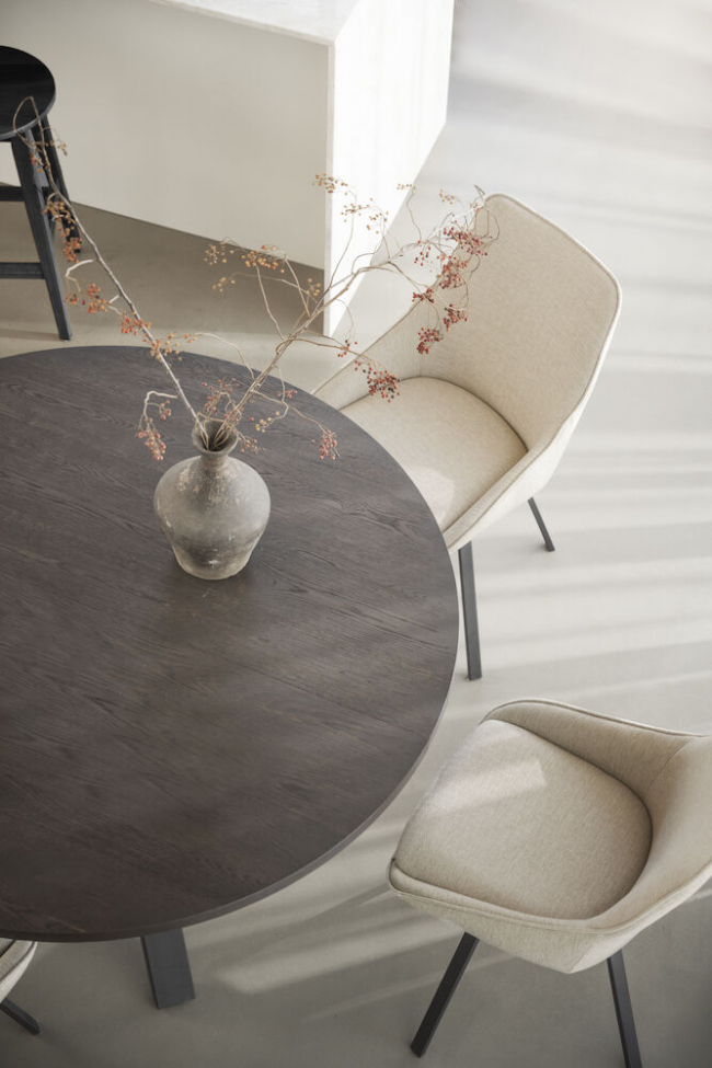 Stół jadalny 'Maddock' Okrągły 135cm - Ciemny dąb