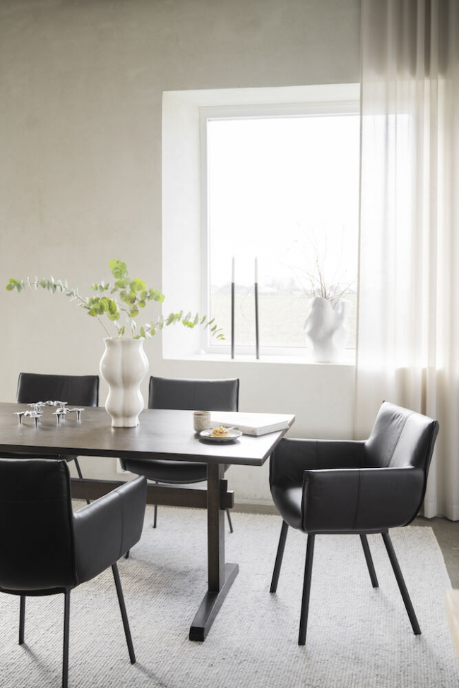 Fotel z podłokietnikami 'Hinckley' - Czarny