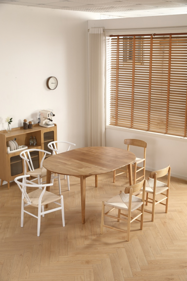 Stół jadalniany 'Saba' okrągły 120 cm – Dąb