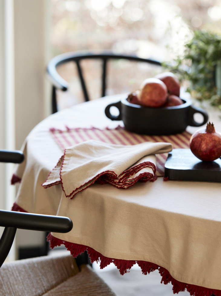 Obrus 'Stine' Okrągły 160 - Czerwony