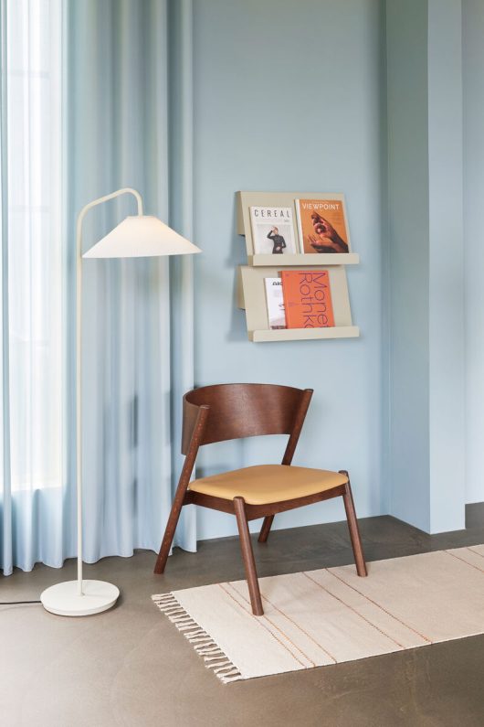 Stojak na gazety 'Slope' - Beżowy