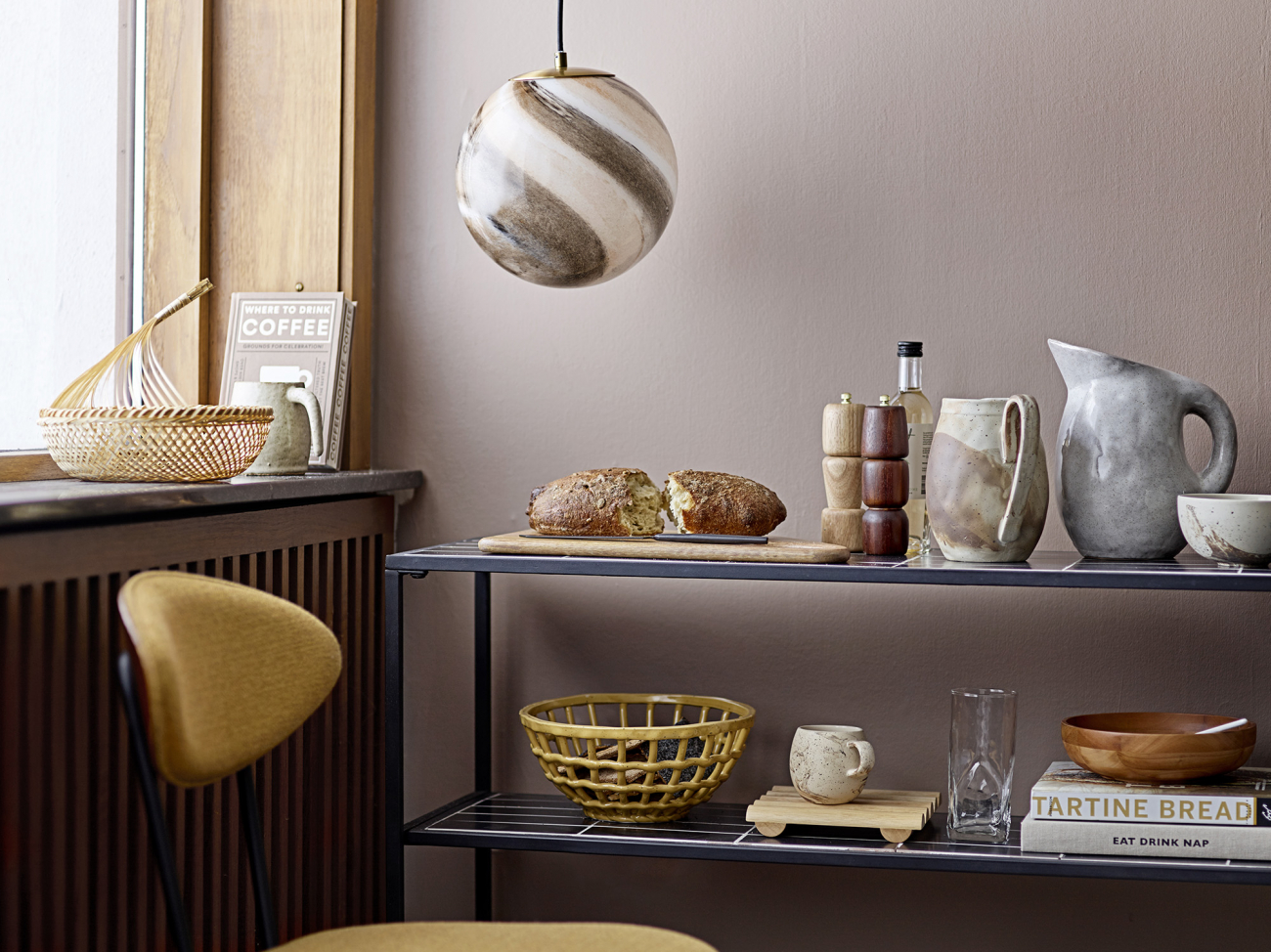 Stolik pomocniczy 'June' - Czarny