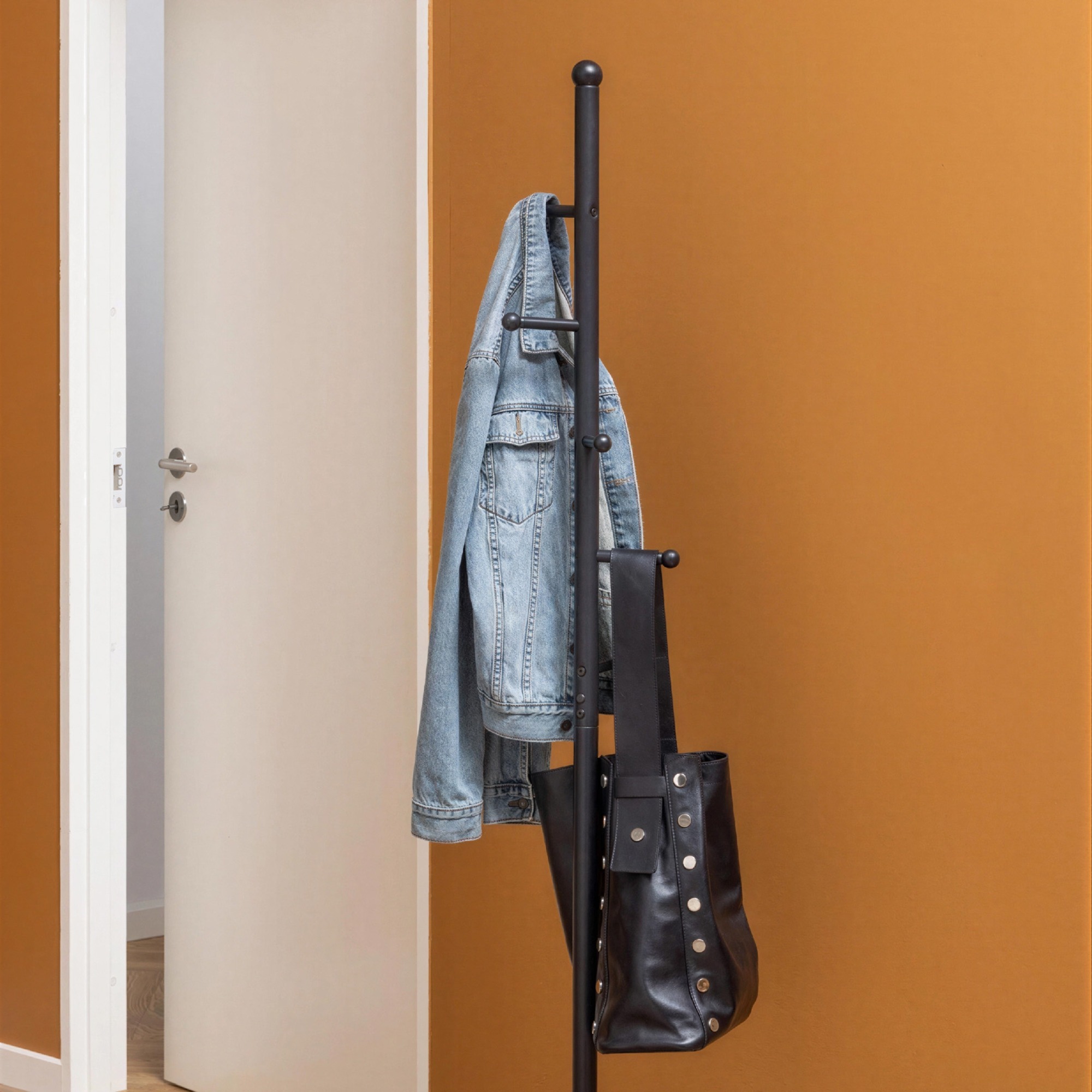 Wieszak na ubrania 'Ljusdal' 32cm - Czarny