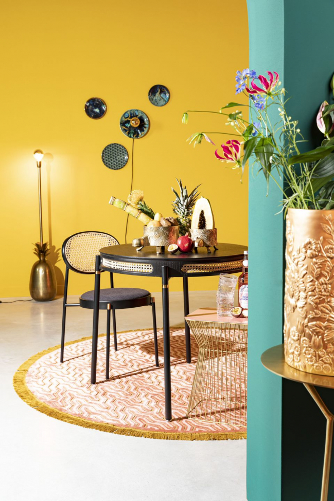 Stół 'Don't Stop the Webbing' - Czarny