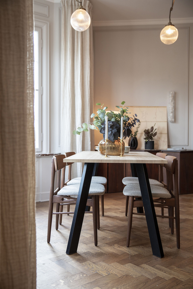 Stół jadalny 'Klassisk' 140x80cm - Czarny/Dąb