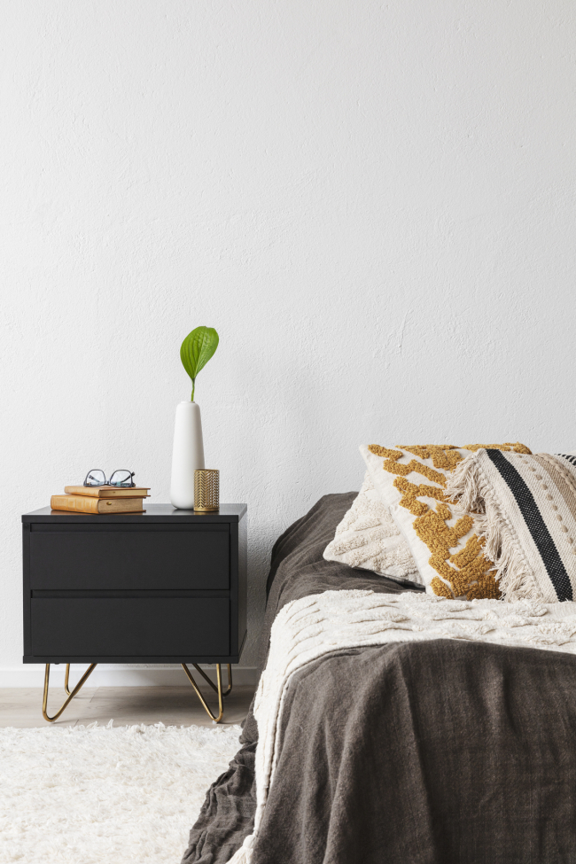 Stolik nocny 'Elle' - Czarny/Mosiądz