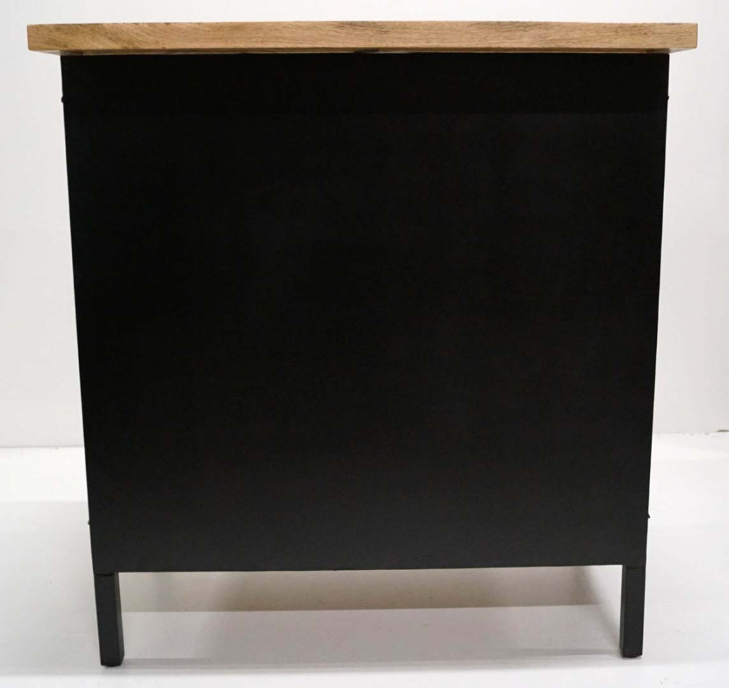 Lada barowa 'Zanzibar' - Środek