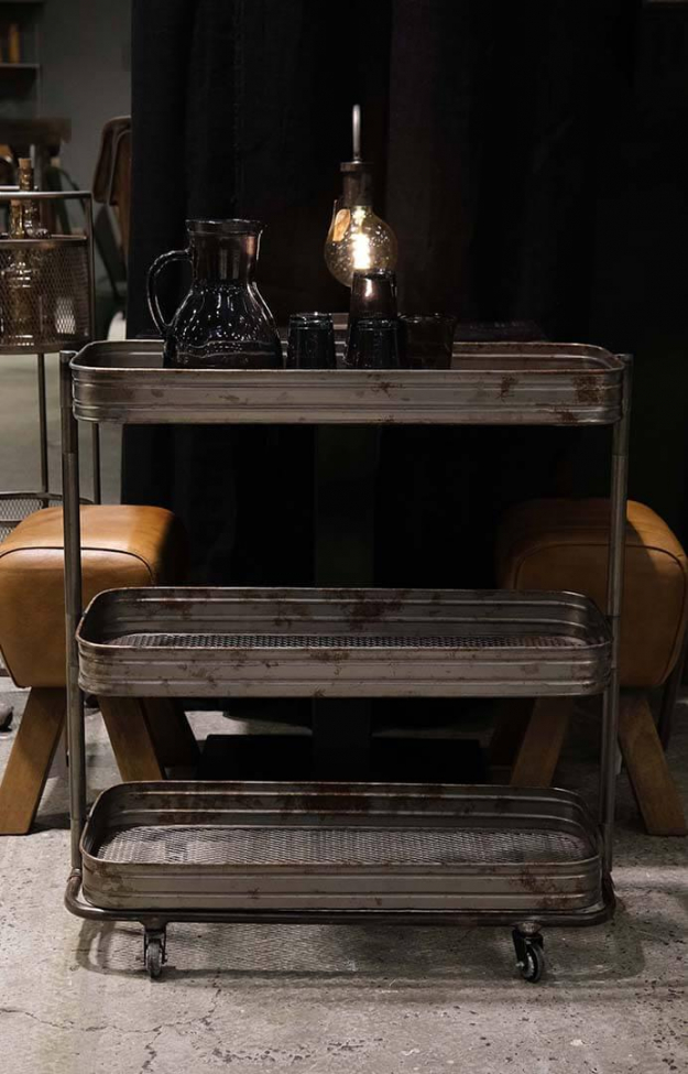 Stolik na kółkach 'Vega' - Żelazo/Przezroczysty lakier