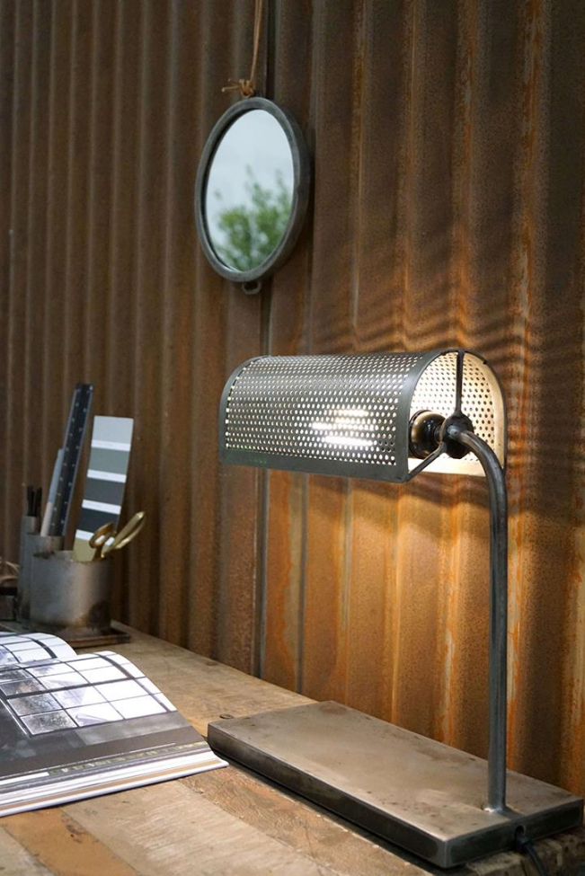 Lampa stołowa 'Venus' - Żelazo