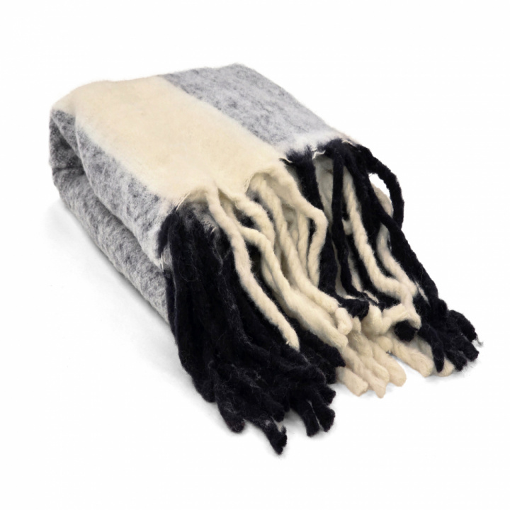 Krata \'Beatriz Stripe\' 130x170cm - Czarno-biała w grupie Wystrój / Tekstylia / Kocyki i pledy w Reforma (V10201729)